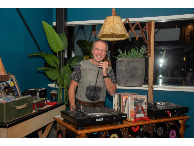 vinyl_dj_dikky